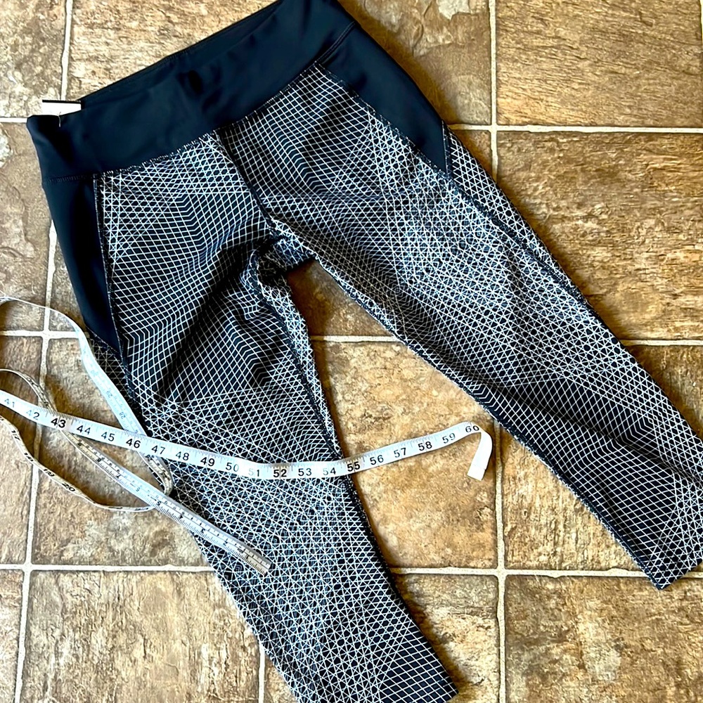 Oakley Hydrolix Women’s Workout Capris
